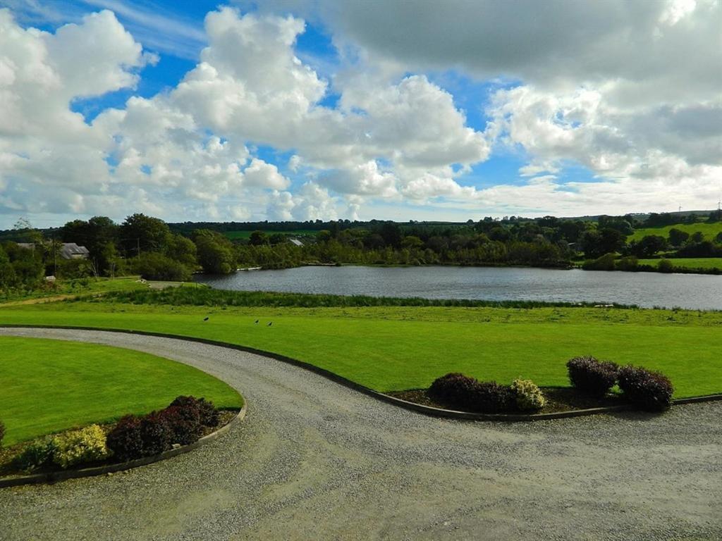Lake House Dunmanway Exterior foto